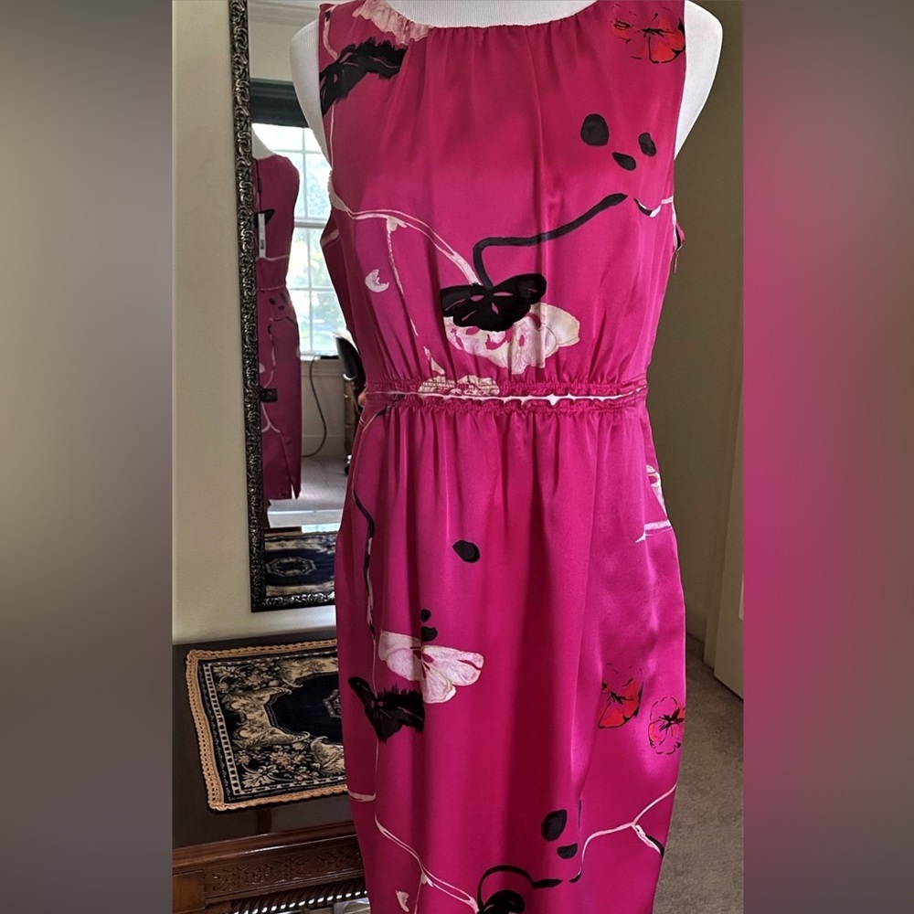 NWT. Elie Tahari Flamingo pink silk cocktail pencil dress with pockets size 8